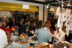 Sonderangebot: wo Genießer sich treffen - Ahle Wurscht auf dem Salone del Gusto in Turin von Pressefoto