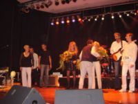 Porth , 2006 © Alicia Boncol und ihren Band waren die Stars des Abends. Ihre Show ist professionell und gut arrangiert.