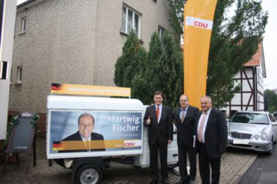 Pressefoto: , 2009 © David McAllister (links) und Lothar Koch (rechts) unterstützen Hartwig Fischer beim Bundestagswahlkampf 2009.JPG