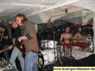 Pressefoto: http://www.buergerstimmen.de/ , 2009 © Whyoming Death Rock spielten vor eher wenig Publikum im Blues Note.jpg