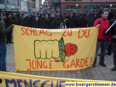 Pressefoto: http://www.buergerstimmen.de/ , 2011 © Banner -Schlag zu du junge Garde