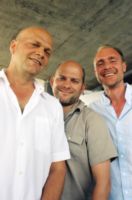 Ganz Sch&ouml;n Feist Pressefoto , 2006 &copy; Das Trio ganz sch&ouml;n feist hat seit 2004 die Zusammensetzung: Mathias Zeh (C.), Rainer Schacht und Christoph Jess.