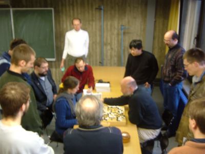 Porth 2006 &copy; Die letzte Partie zieht die Kiebitze wie Maden an.