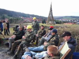 Oppermann 2006 &copy; Schwere Arbeit erfordert immer wieder eine kurze Pause. Harte Arbeit und gemeinsame Pausen f&ouml;rdern die Kameradschaft.