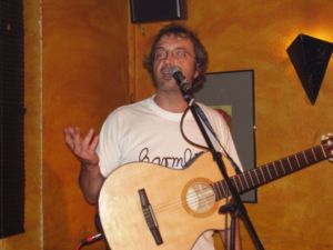 Porth 2006 &copy;  Die Anmoderation der Songs ist genauso wichtig wie der Song selbst.