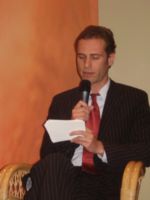 Porth , 2006 &copy; Marco B&ouml;hme f&uuml;hrte die Podiumsdiskussion souver&auml;n und sorgte immer f&uuml;r gen&uuml;gend Bewegung in der Diskussion.