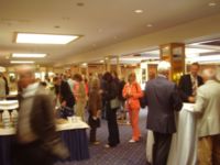 Porth , 2006 &copy; Vor der Veranstaltung traf man sich in der Lounge zu lockeren Gespr&auml;chen.