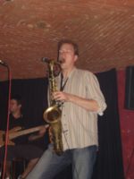 Porth , 2006 &copy; J&ouml;rn Skrzypietz gab der Musik mit seinem Saxophon eine eigenst&auml;ndige  Note.