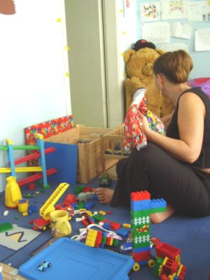 Porth , 2006 &copy; Den ersten Blick wirft Marina auf die Kinder. Der Verschlussmechanismus der Kamera war einfach zu ungeduldig.