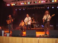 Porth , 2006 &copy; Die Formation "Cross Country" wird von Burghardt Brozat produziert. Musikalisch bewegt sich die Formation breitenwirksam zwischen Schlager und Countrymusik.