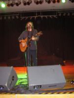 Porth , 2006 &copy; Dennis Locorriere f&uuml;llte mit seiner Person die gesamte B&uuml;hne aus. Es war ein Konzert der Extraklasse. Selten habe ich eine solch gute Inszenierung einer Diva gesehen.