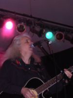 Porth , 2006 &copy; Steve Haggard war auf dem Festival der Erste, der neben seiner Musik durch theatralische Gesten das Publikum f&uuml;r sich einnahm und Stimmung verbreitete.