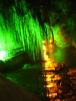 Porth , 2006 &copy; Fr&uuml;hjahrsgr&uuml;ne B&auml;ume und orange Lichtspiegelungen im Leinekanal sehen nett aus.