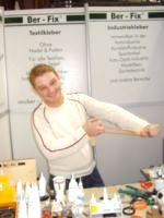 Porth , 2006 &copy; Im Haushalt geht immer etwas kaputt, aber auf der Messe gibt es zum Beispiel den Stand von Ber-Fix&reg;, die dort u.a. Industriekleber zum Kauf anbieten.