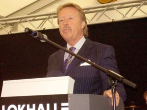 Porth , 2006 &copy; Herr K&ouml;hne h&auml;lt die Er&ouml;ffnungsrede f&uuml;r die 25igste SIVA.