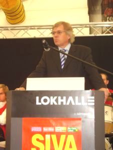 Porth , 2006 &copy; Finanzminister Hartmut M&ouml;llring beschw&ouml;rt den Wirtschaftsauschwung und w&uuml;nscht als Schirmherr der SIVA den Ausstellern gute Gesch&auml;fte.