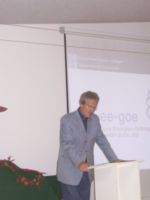 Porth , 2006 &copy; Professor Wolf-Rosenbaum h&auml;lt einen Vortrag &uuml;ber die soziologische Entwicklung zur Durchsetzung der erneuerbaren Energien.