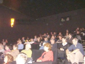 Porth , 2006 &copy; Das Publikum h&ouml;rte gespannt bei der Diskussion zu und beteiligte sich mit Fragen und Standpunkten.