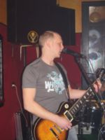 Porth , 2006 &copy; Jens Jakisch spielt die Gitarre bei der G&ouml;ttinger Band Jizzlobber.