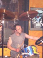 Porth , 2007 © Rumpel, ein wenig treffender Name für den guten Schlagzeuger bei den Jukebox Massakers.