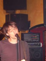 Porth , 2007 © Thilo ist der Bassist und die Stimme der Jukebox-Massakers.
