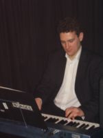 Porth , 2007 &copy; Das Nachwuchstalent am Klavier ist Gregor Kilian, der in vielen hochkar&auml;tigen regionalen Bandformationen zu finden ist.