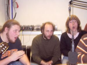 Porth , 2007 &copy; Die Bedingungen im Studio waren eher schwierig. Aber wann wird ein Liedermacher schon einmal von einem Chor begleitet, wie hier.