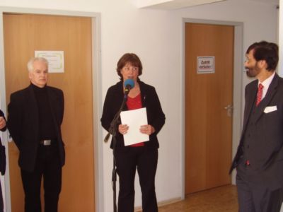 Porth , 2007 &copy; Frau Katarina Lankeit h&auml;lt das Stadtradio f&uuml;r wichtige S&auml;ule in der G&ouml;ttinger Medienlandschaft.