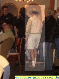 Porth , 2007 &copy; Das Sch&ouml;ne bei solchen Veranstaltungen ist, dass auch das eine oder andere original entdeckt, wie zum Beispiel diesen &auml;lteren Herrn mit Cowboyhut, kurzer Hose und ... -Tennissocken!