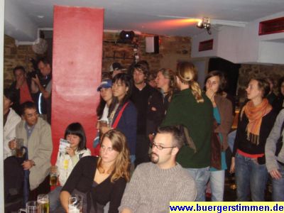 Pressefoto: Porth , 2007 &copy; Das Publikum geno&szlig; die Darbietung von Telesushi.