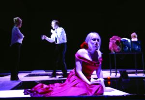 Pressefoto: Dorothea Heise , 2007 &copy; Genralrpobenfoto vom "Kaufmann aus Venedig"Katharina Merschel (Nerissa), Roland Bonjour (Lorenzo), Katharina Heyer (Portia)