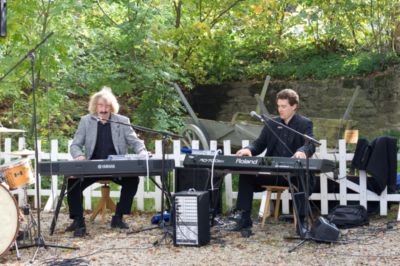 Pressefoto: Pressefoto , 2008 &copy; Der Boogiesenior Joe Pentzlin und der Boogiejunior Gregor Kilian werden am 1. M&auml;rz ein vollen Cornpickers H&uuml;hnerstall grooven.