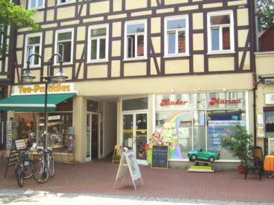Pressefoto: Porth , 2008 &copy; Kinder-Marina ist in der groner Stra&szlig;e 4 in dem h&uuml;bschen gelben Fachwerk-Eckhaus zu finden.
