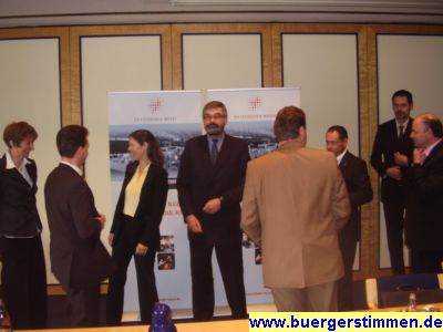 Pressefoto: http://www.buergerstimmen.de/ , 2008 &copy; Sammeln zum Foto