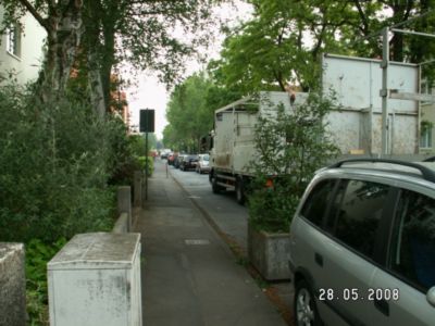 Pressefoto: http://www.fdp-goettingen.de/ , 2008 &copy; Wenn lastwagen sich durch den Akazienweg qu&auml;len, kann es eng werden.