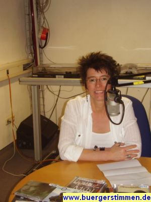 Pressefoto: Porth , 2009 &copy; Hypnosetherapeutin Angelika Pfl&uuml;ger in der B&uuml;rgerfunksendung "B&uuml;rgerstimmen im G&ouml;ttinger Land" beim Stadtradio G&ouml;ttingen