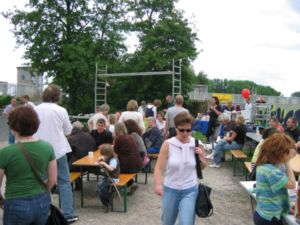 Pressefoto: , 2009 &copy; Demonstration f&uuml;r den Erhalt der Naherholung am Wehr.jpg
