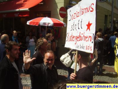 Pressefoto: http://www.buergerstimmen.de/ , 2009 © Demo am 17. Juni - 012 - Gerd Nier, Bundestagskandidat der Linken, demonstriert mit.jpg