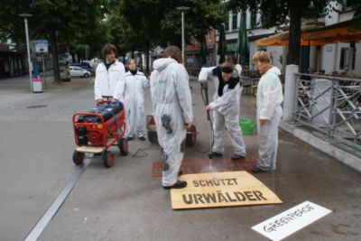Pressefoto: , 2009 &copy; Arbeitsvorbereitungen f&uuml;r die Clean-Graffitis.jpg