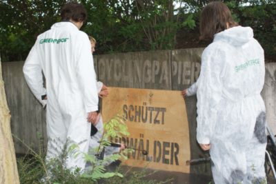 Pressefoto: , 2009 &copy; Voll in Aktion beim Text-Putzen .jpg