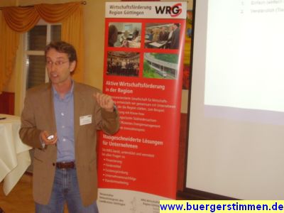 Pressefoto: http://www.buergerstimmen.de/ , 2009 &copy; Herr Pawlowski zeigte, welche Bedeutung allein die Namensfindung f&uuml;r die Wahrnehmung eines Unternehmens im Markt haben kann.jpg