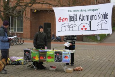 Pressefoto: , 2009 &copy; Mahnwache und Infostand in G&ouml;ttingen - Greenwashing bei E.on stoppen!.jpg