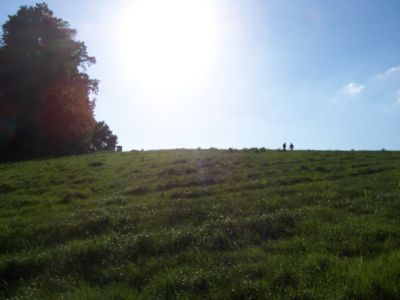 Pressefoto: , 2010 &copy; Und die Umgebung l&auml;dt ein zum romantischen Spaziergang