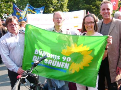 Pressefoto: , 2010 &copy; Mitglieder des Kreisverbands Schaumburg, Ursula Helmhold und Stefan Wenzel demonstrierten am 14.8.10. in Bad Nenndorf gegen rechts