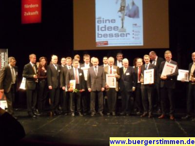 Pressefoto: http://www.buergerstimmen.de/ , 2010 © Eine Idee besser - Familienfoto' zum Göttinger Innovationspreis 2010 mit Gewinnern und Preisverleihern