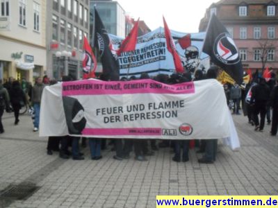 Pressefoto: http://www.buergerstimmen.de/ , 2011 © Feuer und Flamme der Repression - (Frage - Warnung oder Selbstdarstellung)