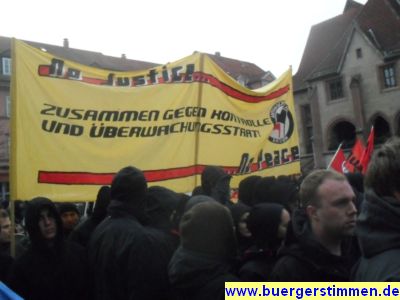 Pressefoto: http://www.buergerstimmen.de/ , 2011 © Banner - Zusammen gegen Kontrolle und Überwachungsstaat
