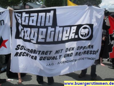 Pressefoto: http://www.buergerstimmen.de/ , 2011 © stand together - Solidarität mit den Opfern rechter gewalt und Repression - Jugend Antifa Göttingen