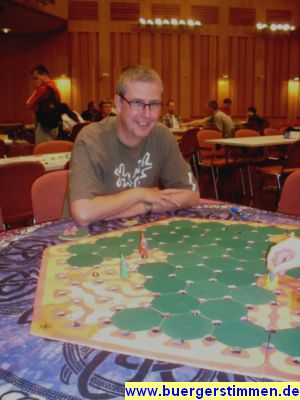 Pressefoto: http://www.buergerstimmen.de/ , 2011 &copy; Neben guten Spielideen ist auch die Spielkultur wichtig - Spiele m&uuml;ssen sch&ouml;n aussehen wie dieses Labyrinth-Spiel von J&uuml;rgen Teunis